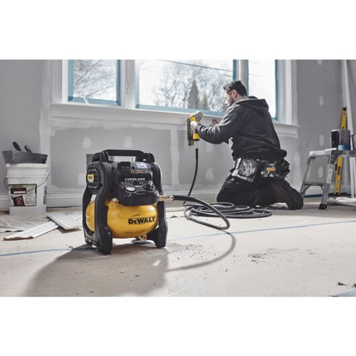 Compresor inalámbrico de 2.5 galones, 20 voltios, Dewalt, DCC2520T1
