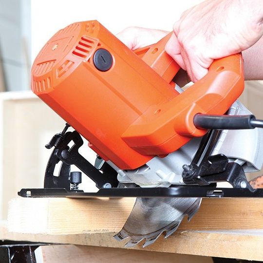 SIERRA CIRCULAR DE 7 1/4", 1500 WATTS, CS1024-B3, BLACK AND DECKER