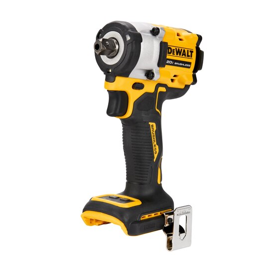 LLAVE DE IMPACTO DE 1/2 CON PIN DE RETENCION, ATOMIC, 20V, SIN CARBONES, CON 2 BATERIAS, CARGADOR Y MALETA. MARCA DEWALT, DCF922D2-B3