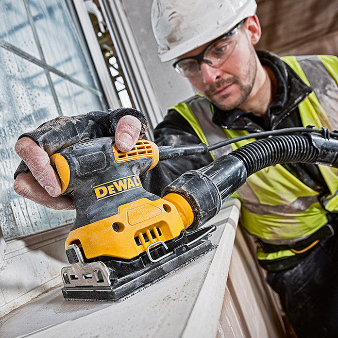 LIJADORA ORBITAL DE 1/4 DE HOJA DEWALT DWE6411-B3