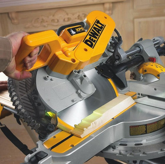 SIERRA INGLETEADORA TELESCOPICA DE 12 PLGS, DEWALT, DWS780