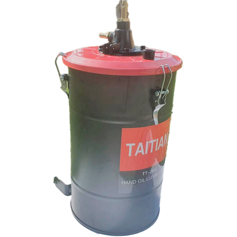 Engrasadora manual de cuñete de 25 litros en marca TAITAN, 205024