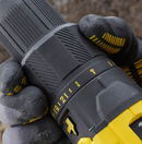 BARRENO PERCUTOR INALAMBRICO DE 1/2" Y LINTERNA INALAMBRICA DE 20 VOLTIOS, STANLEY, SCDL711C2S-B3