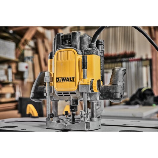ROUTER DE COLUMNAS, BASE AJUSTABLE, VELOCIDAD VARIABLE, 3 HP, DWE625, DEWALT